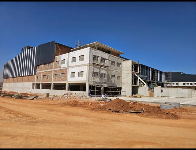 6,000M² WAREHOUSE TO LET IN LANSERIA